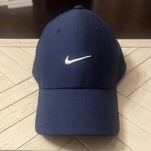 Nike DRI-FIT Club Cap in Navy Blue Size L/XL